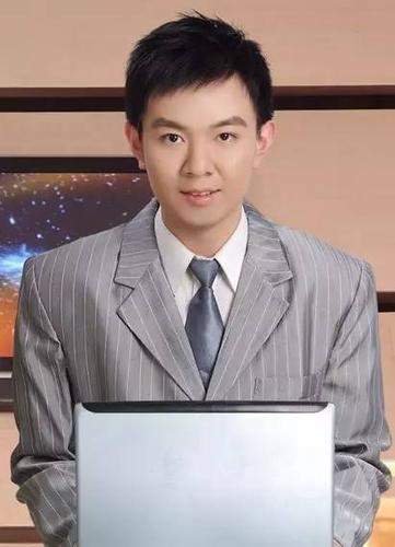 万锦金融特约之《风云对话》:易思易学教育集团总裁袁磊支招毕业生